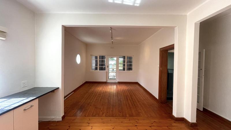 2 Bedroom Property for Sale in Vredehoek Western Cape